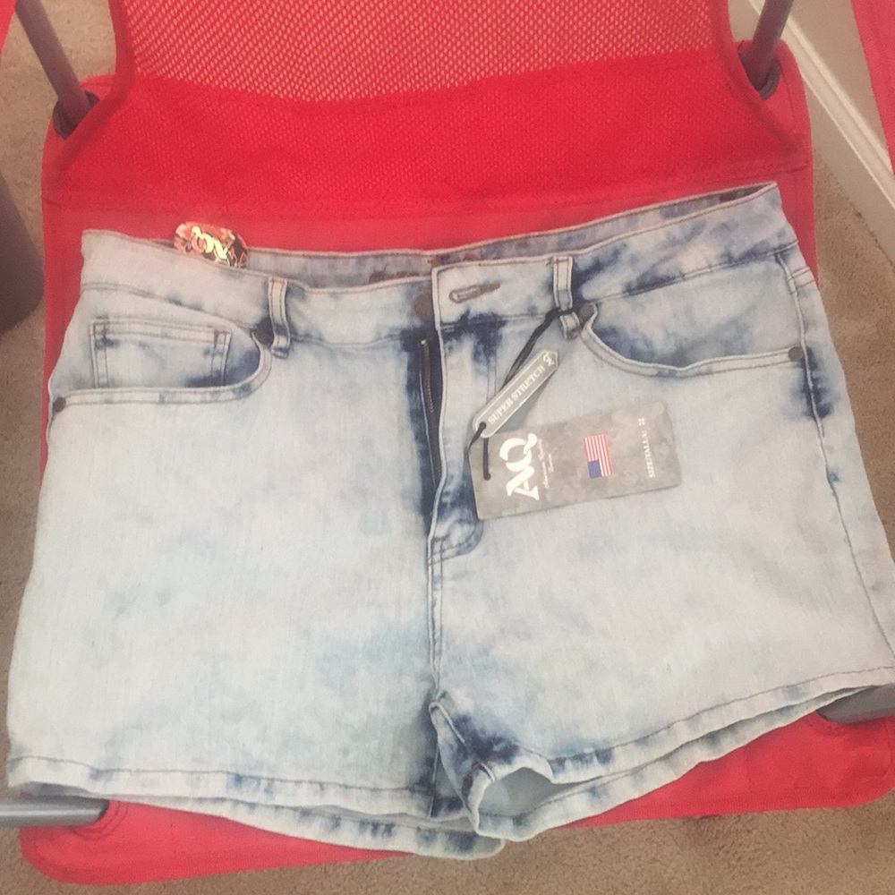 🌊Bleached Denim Shorts🌊